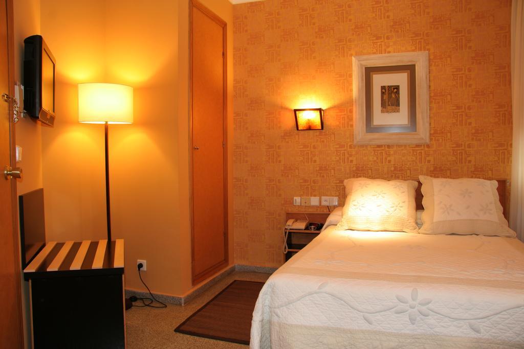 โอสตัล ปารีส Hotel บายาโดลิด ห้อง รูปภาพ