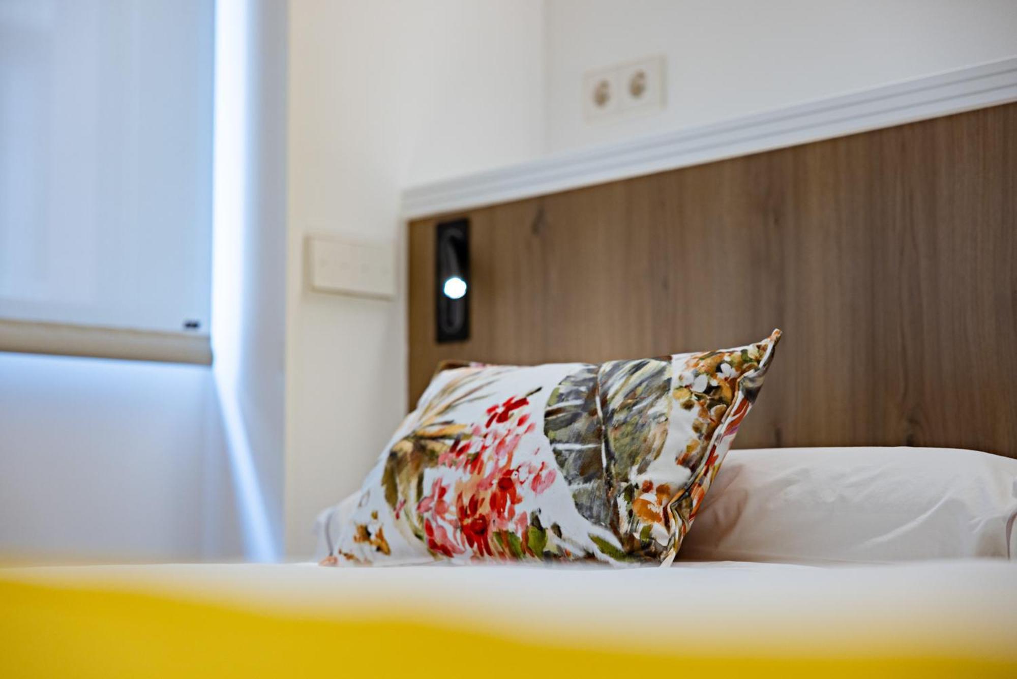 โอสตัล ปารีส Hotel บายาโดลิด ภายนอก รูปภาพ