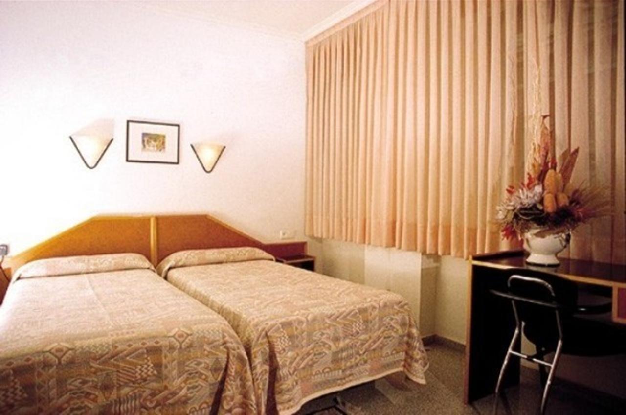 โอสตัล ปารีส Hotel บายาโดลิด ภายนอก รูปภาพ