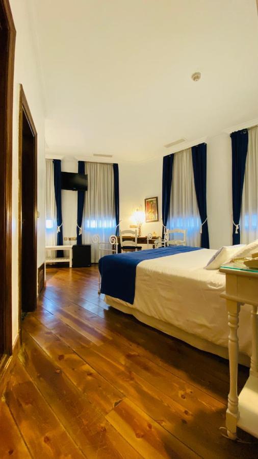 โอสตัล ปารีส Hotel บายาโดลิด ภายนอก รูปภาพ