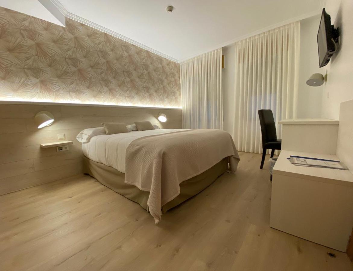 โอสตัล ปารีส Hotel บายาโดลิด ภายนอก รูปภาพ